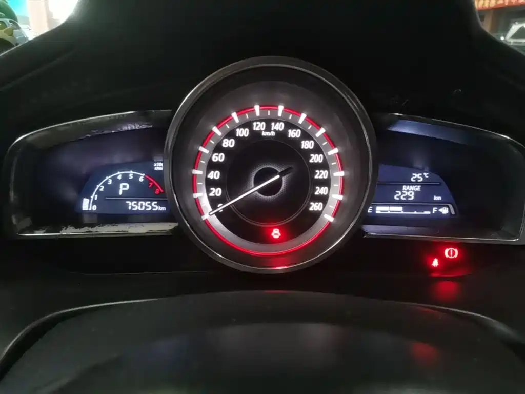 Mazda 3 Axela 2016 — фото 12
