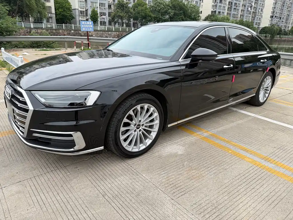 Audi A8 2022