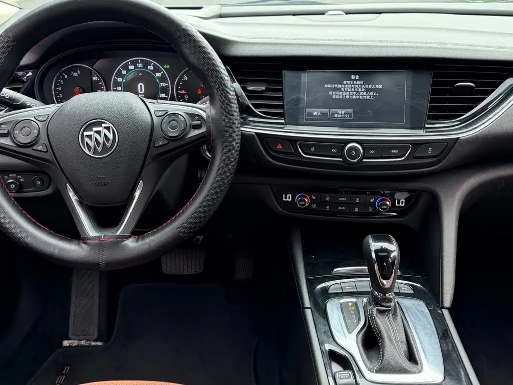 Buick Regal 2018 — фото 12