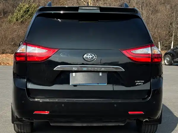 Toyota Sienna 2015