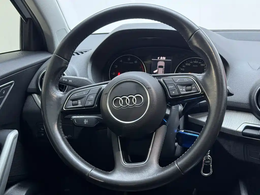 Audi Q2L 2021 — фото 16