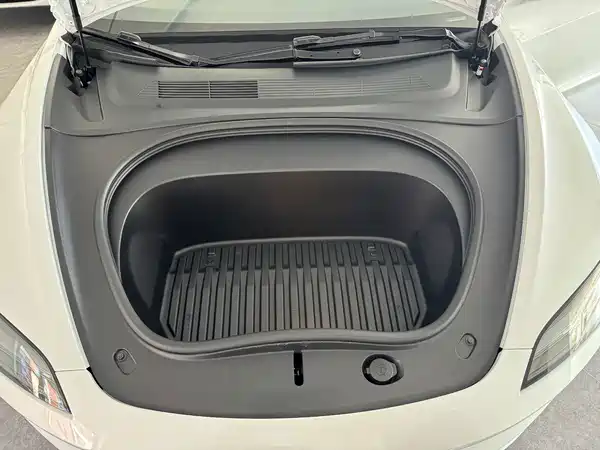 Tesla Model 3 2025