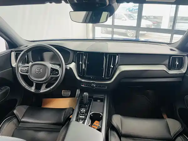 Volvo XC60 Plug-In Hybrid 2021