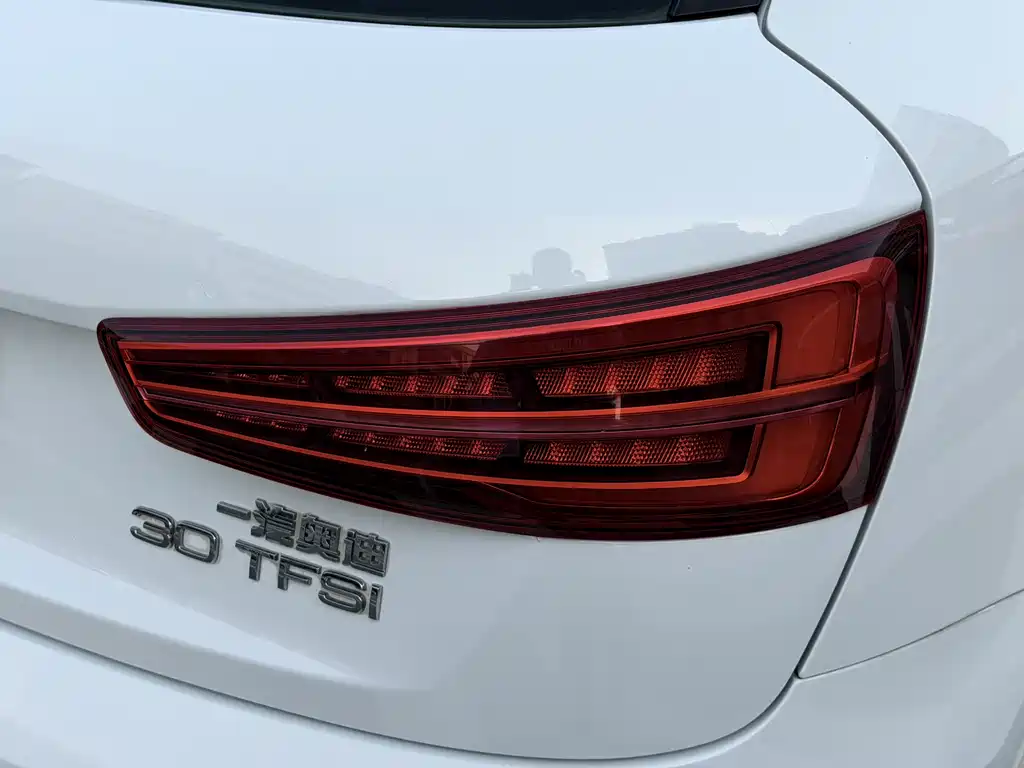 Audi Q3 2018 — фото 17