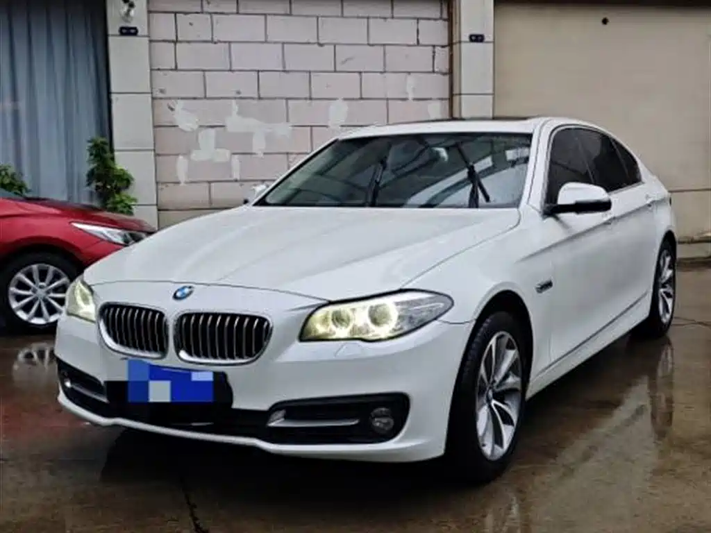 BMW 5 Series 2016 — фото 1