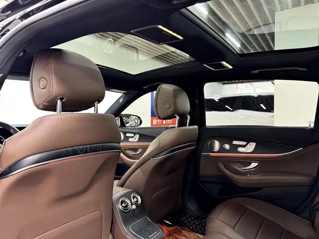 Mercedes-Benz E-Class 2023 — фото 19