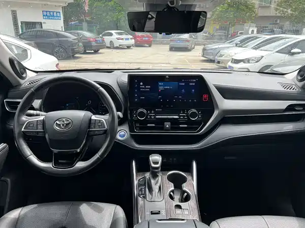 Toyota Highlander 2021