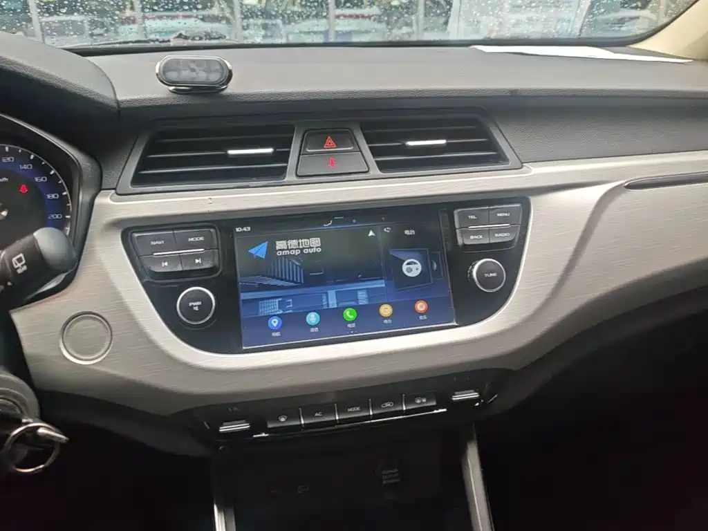Geely Vision X3 2020 — фото 13