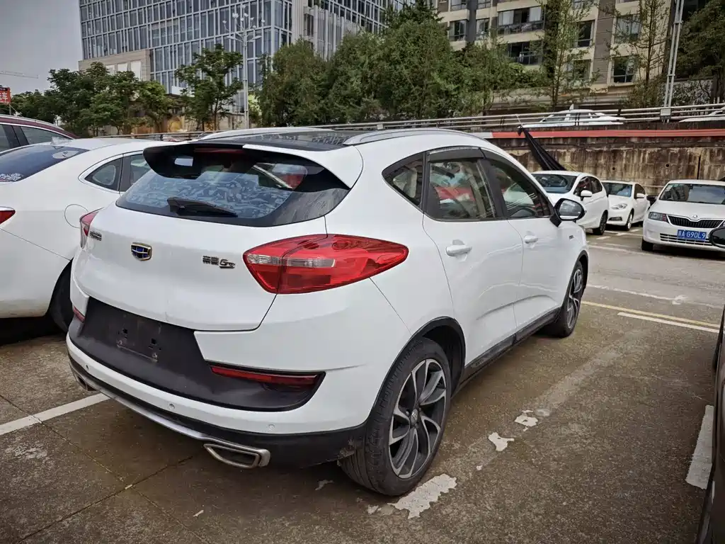 Geely Emgrand GS 2017 — фото 10