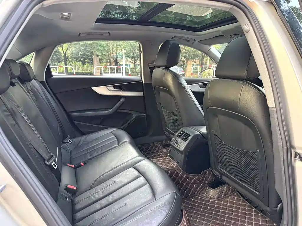Audi A4L 2018