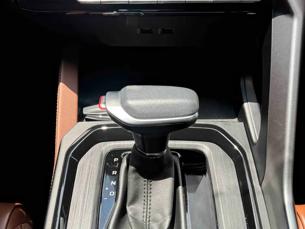Geely Vision X6 2023 — фото 15