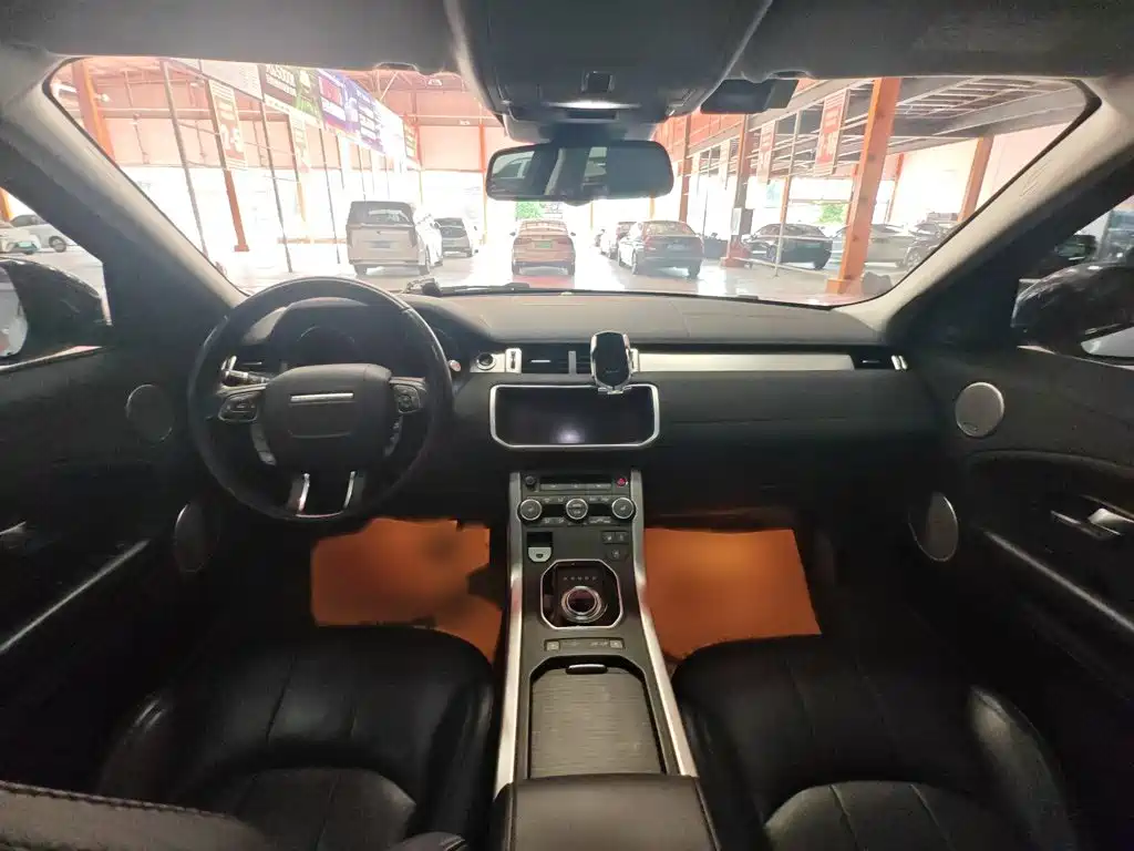 Land Rover Evoque 2018 — фото 11