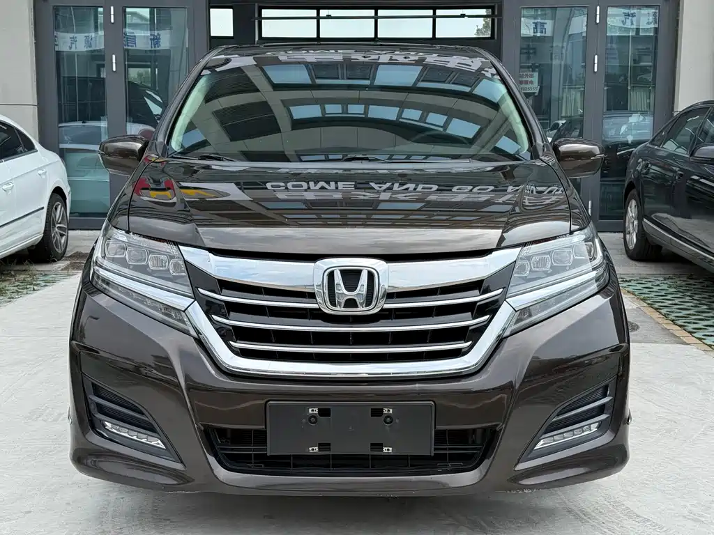 Honda Elysion 2016 — фото 1