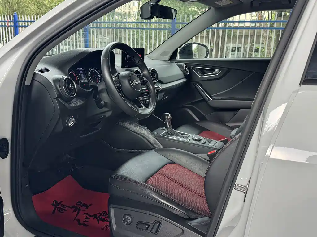 Audi Q2L 2020