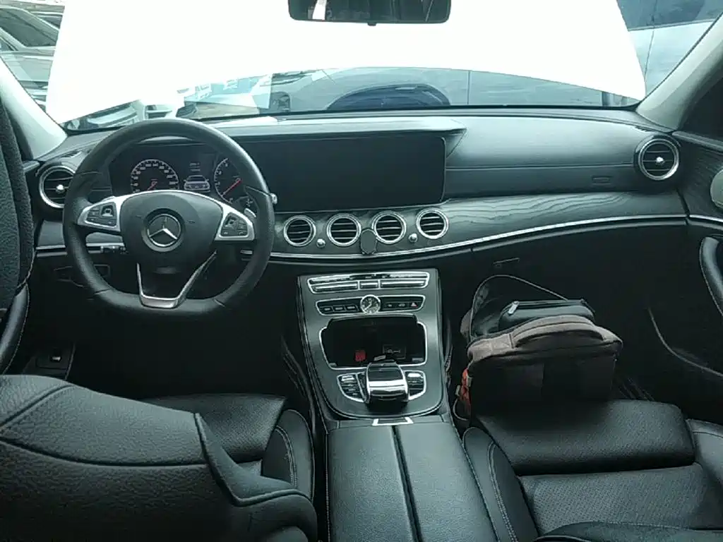 Mercedes-Benz E-Class 2019 — фото 10