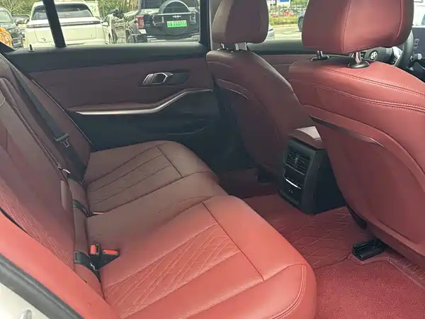 BMW 3 Series 2025