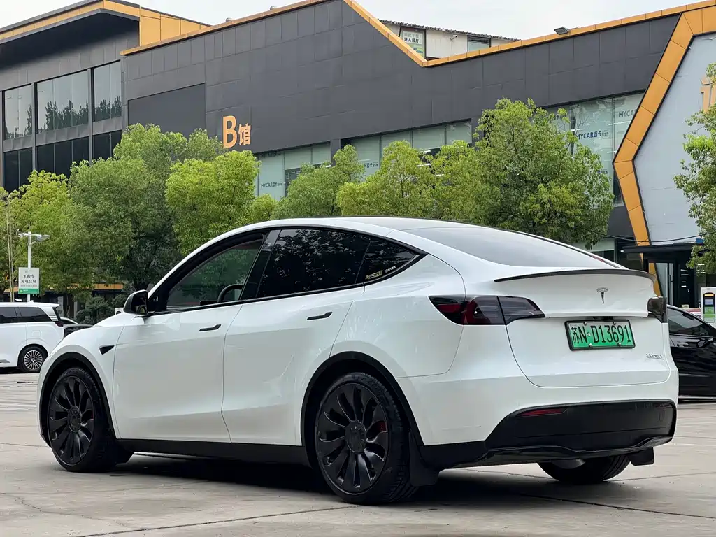 Tesla Model Y 2022 — фото 3