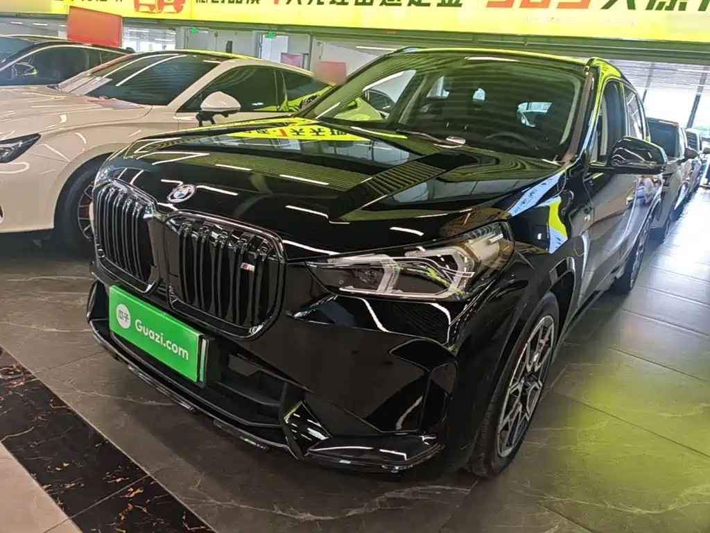 BMW iX1 2024