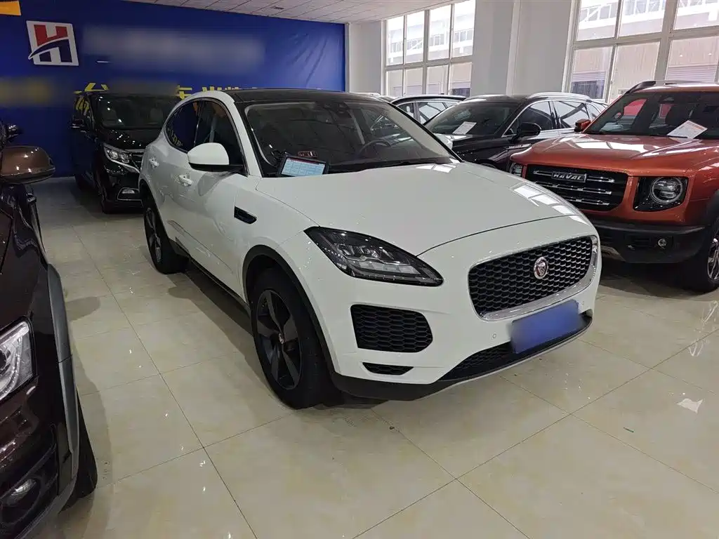 Jaguar E-PACE 2023 — фото 4