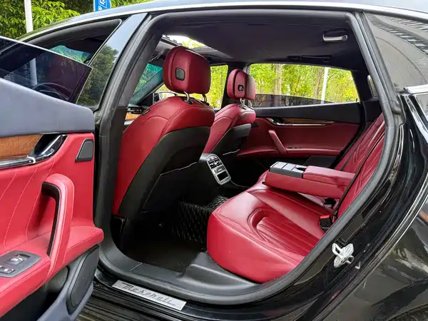 Maserati Quattroporte 2015