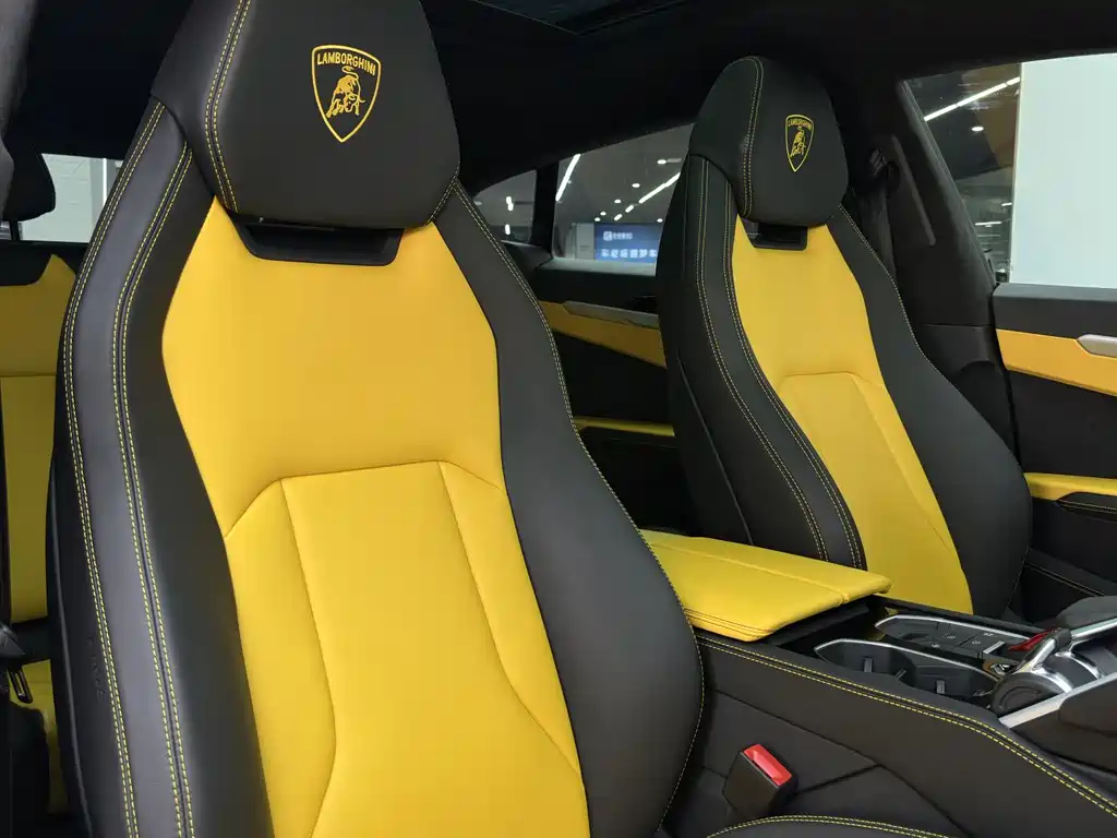 Lamborghini Urus 2020 — фото 17