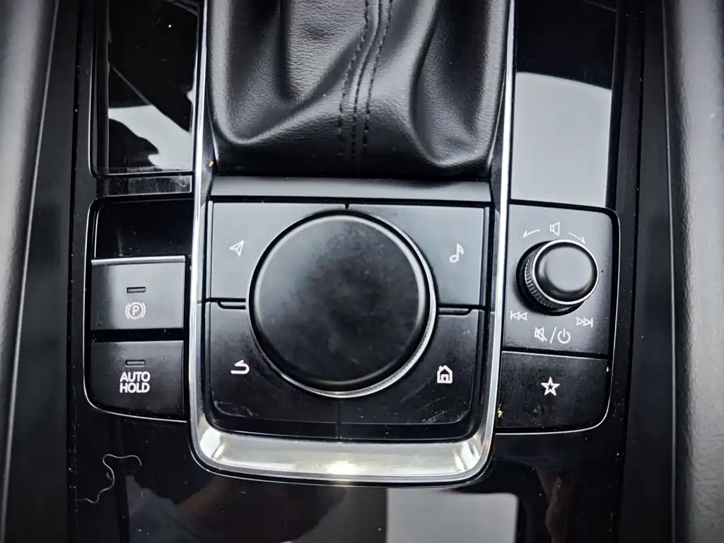 Mazda 3 Axela 2023 — фото 14