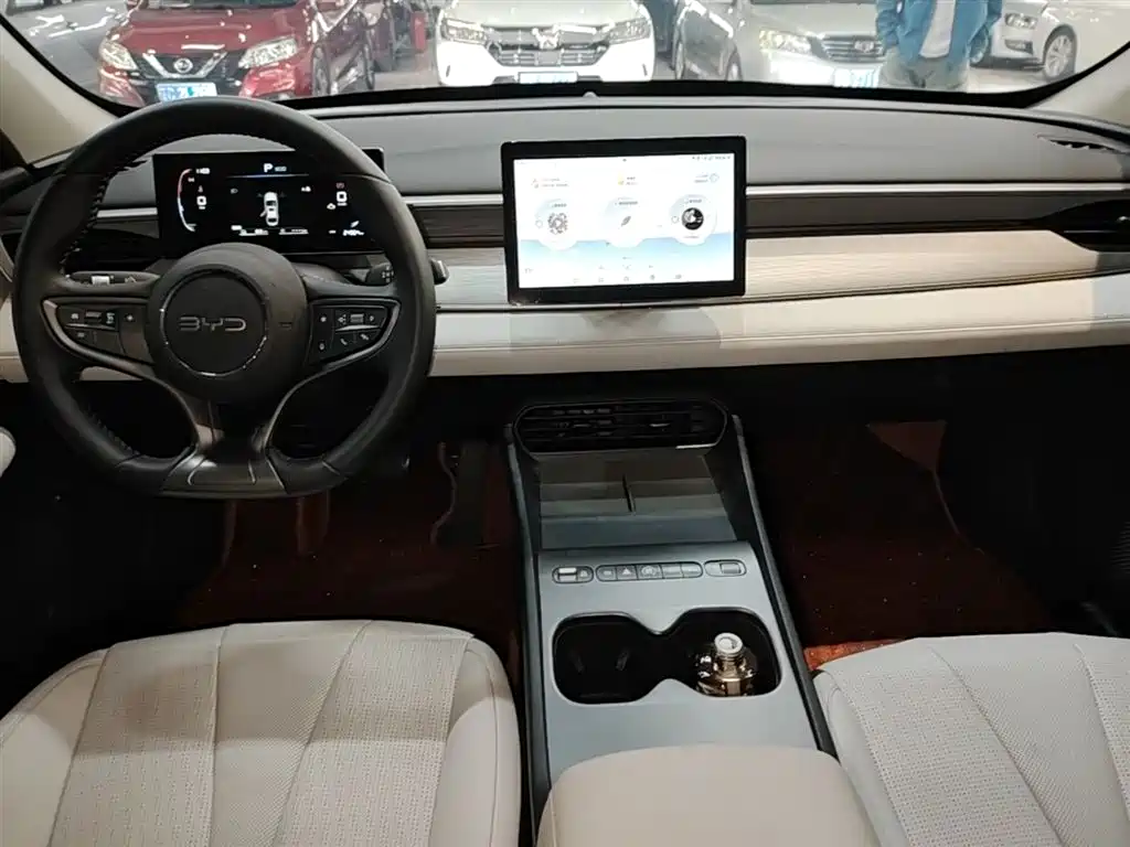 BYD Seal 05 DM-i 2025 — фото 10