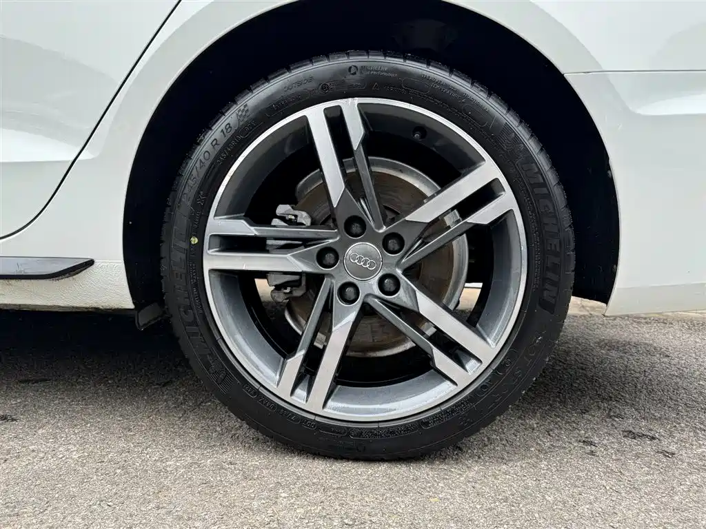 Audi A4L 2021 — фото 24