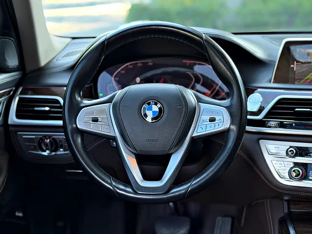 BMW 7 Series 2020 — фото 9