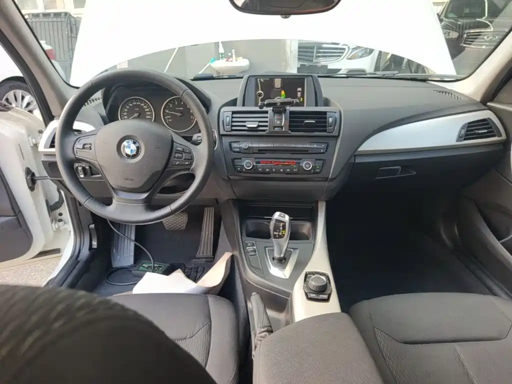 BMW 1 Series 2016 — фото 10