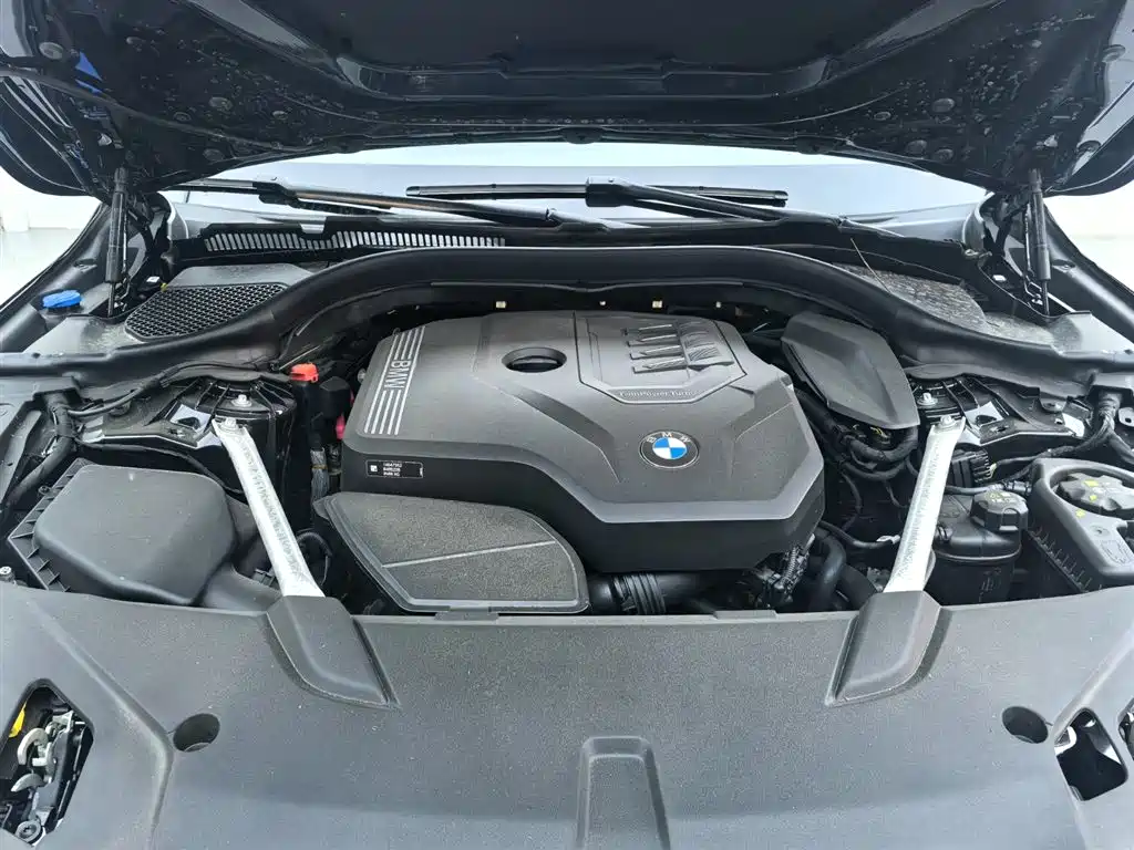 BMW 6 Series GT 2024 — фото 17