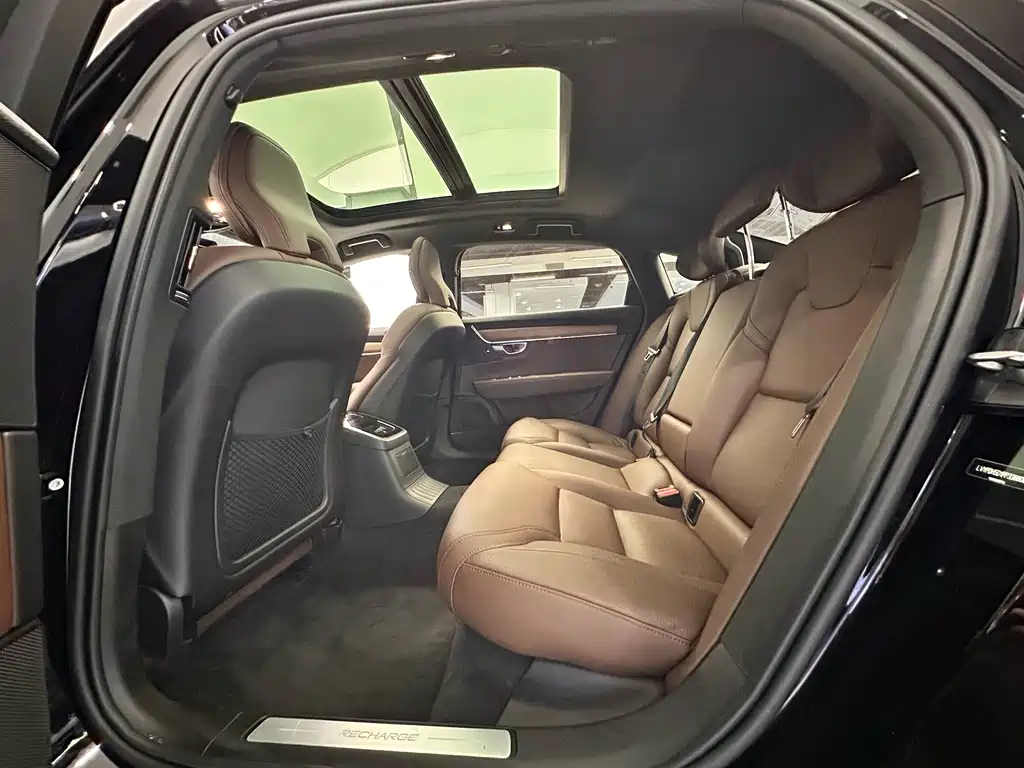 Volvo S90 Plug-In Hybrid 2023 — фото 22