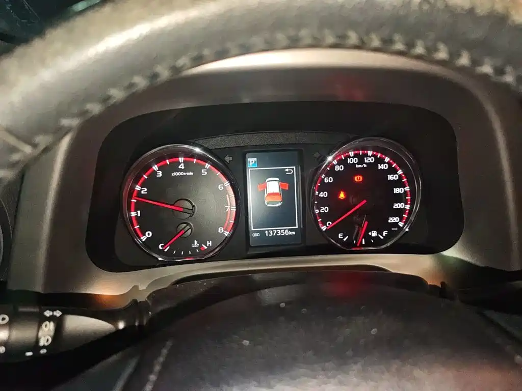 Toyota RAV4 2016 — фото 12