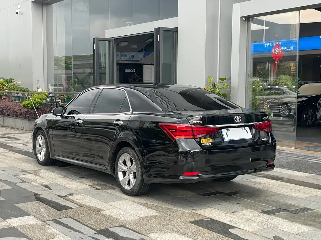Toyota Crown 2017 — фото 16