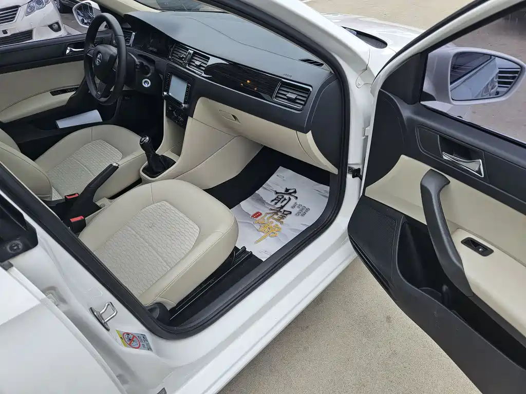 Skoda Rapid 2016 — фото 17