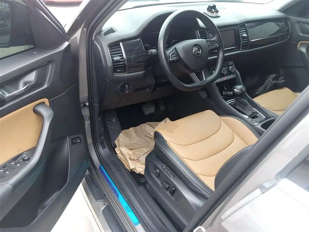 Skoda Kodiaq GT 2020 — фото 12