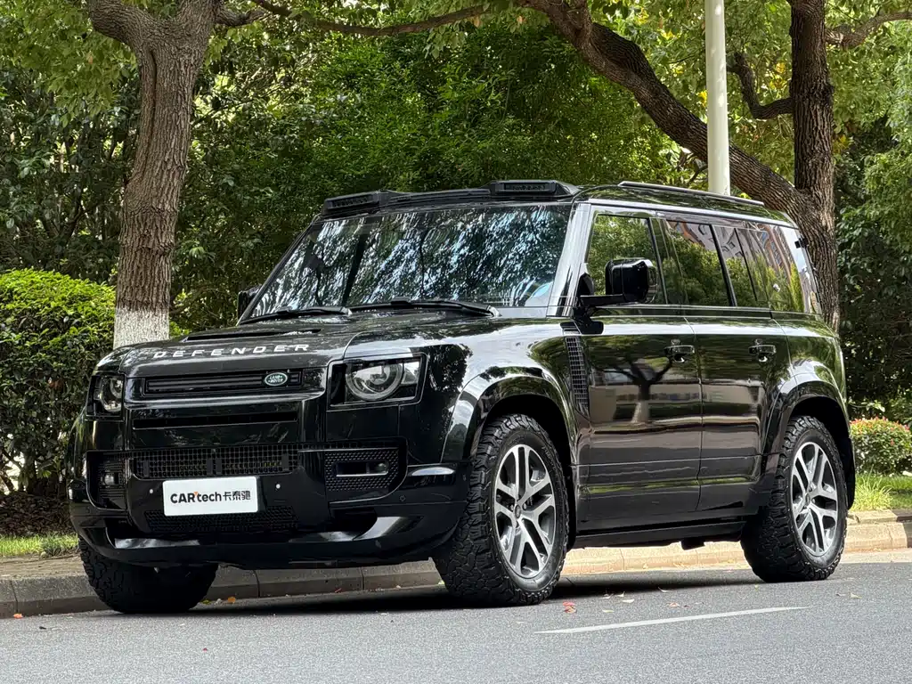 Land Rover Defender 2024 — фото 1