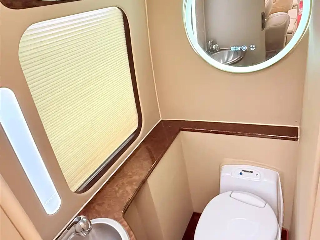 Toyota Coaster 2020 — фото 19