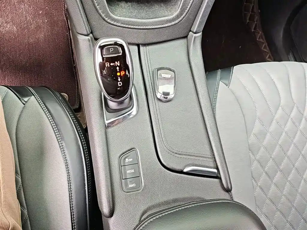 Cadillac XT5 2018 — фото 14