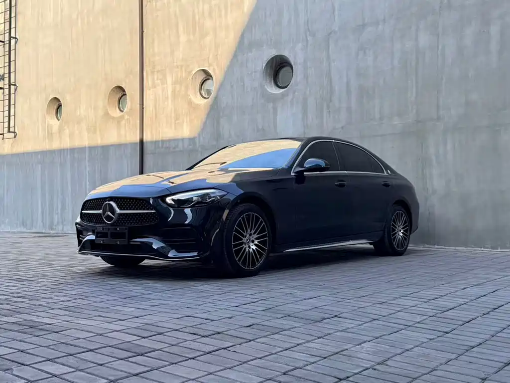 Mercedes-Benz C-Class 2025 — фото 1