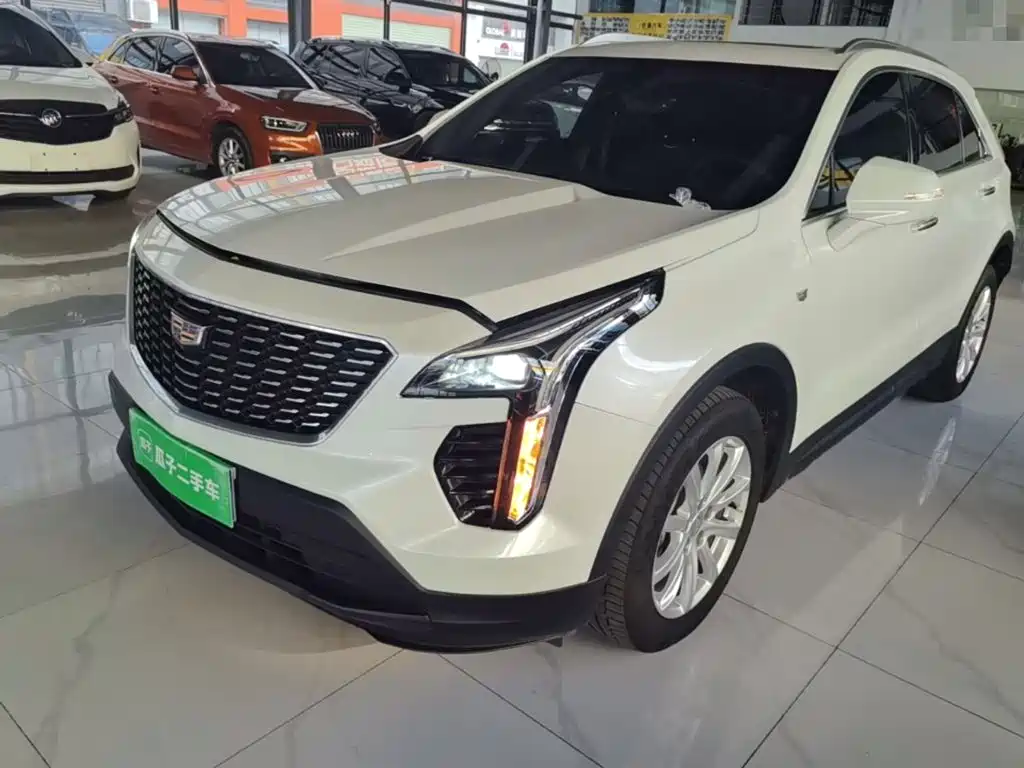 Cadillac XT4 2020 — фото 1