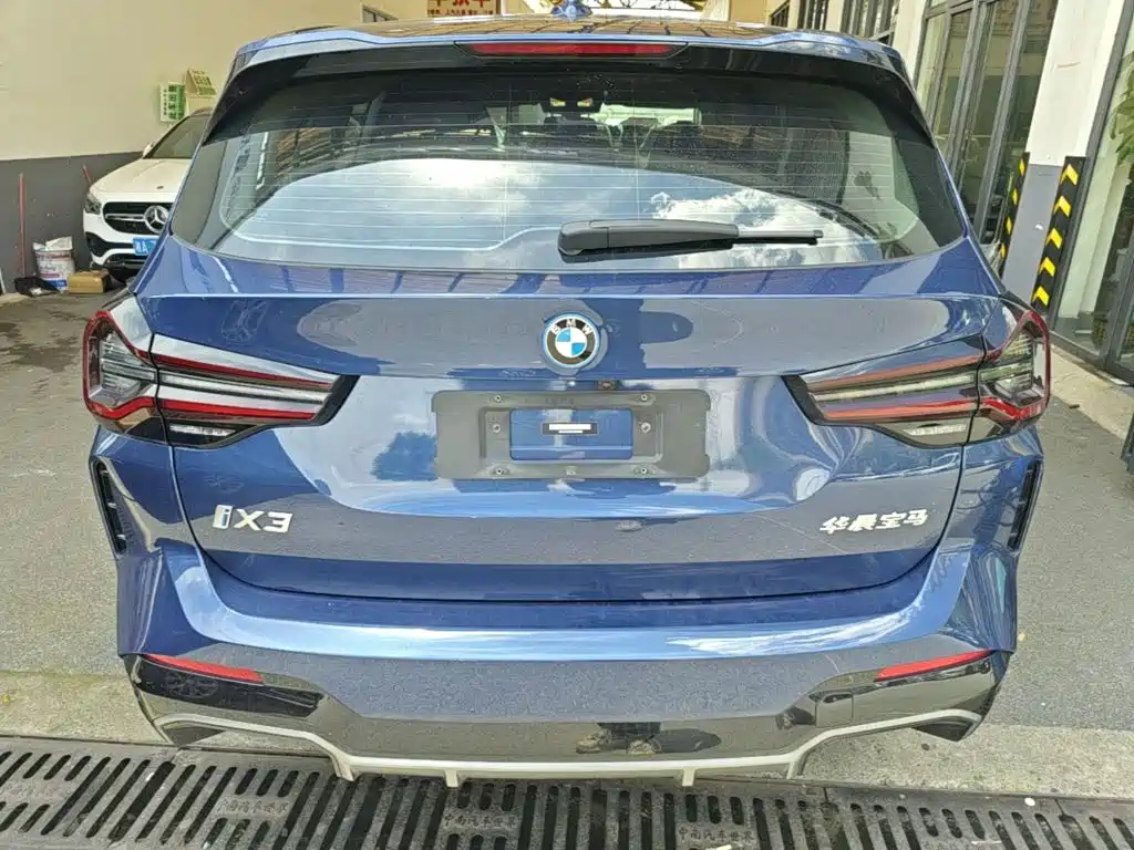 BMW iX3 2021