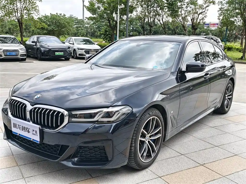 BMW 5 Series 2022 — фото 1