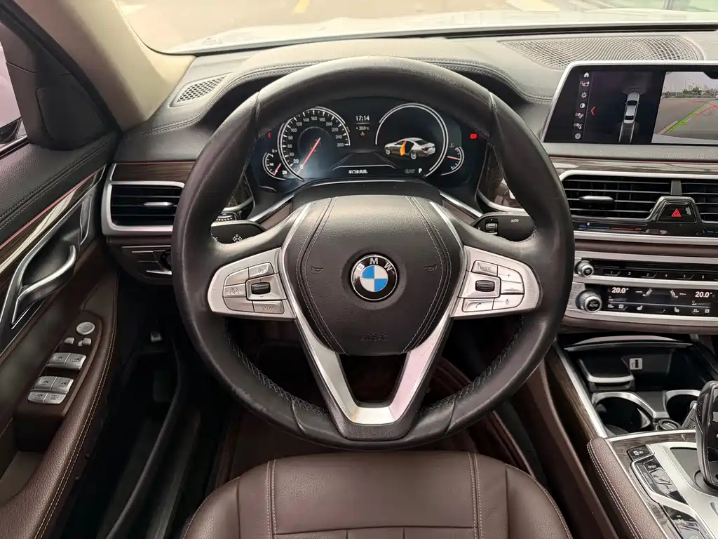 BMW 7 Series 2017 — фото 12