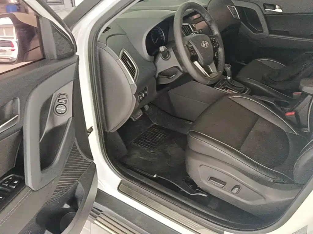 Hyundai ix25 2017 — фото 16