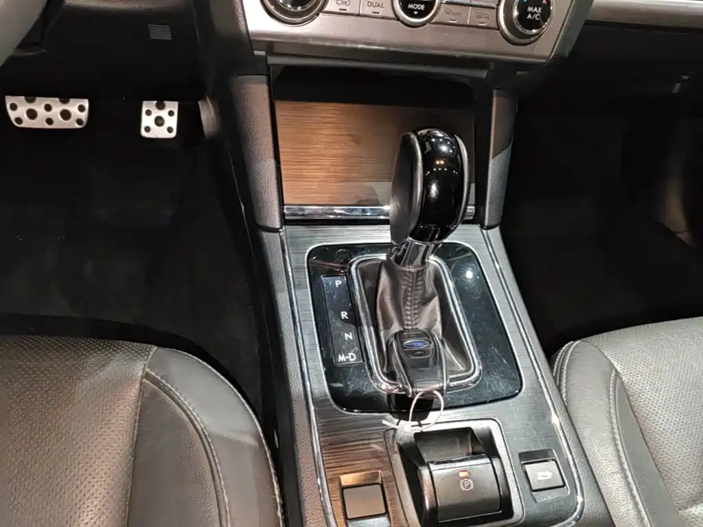 Subaru Legacy 2018 — фото 14