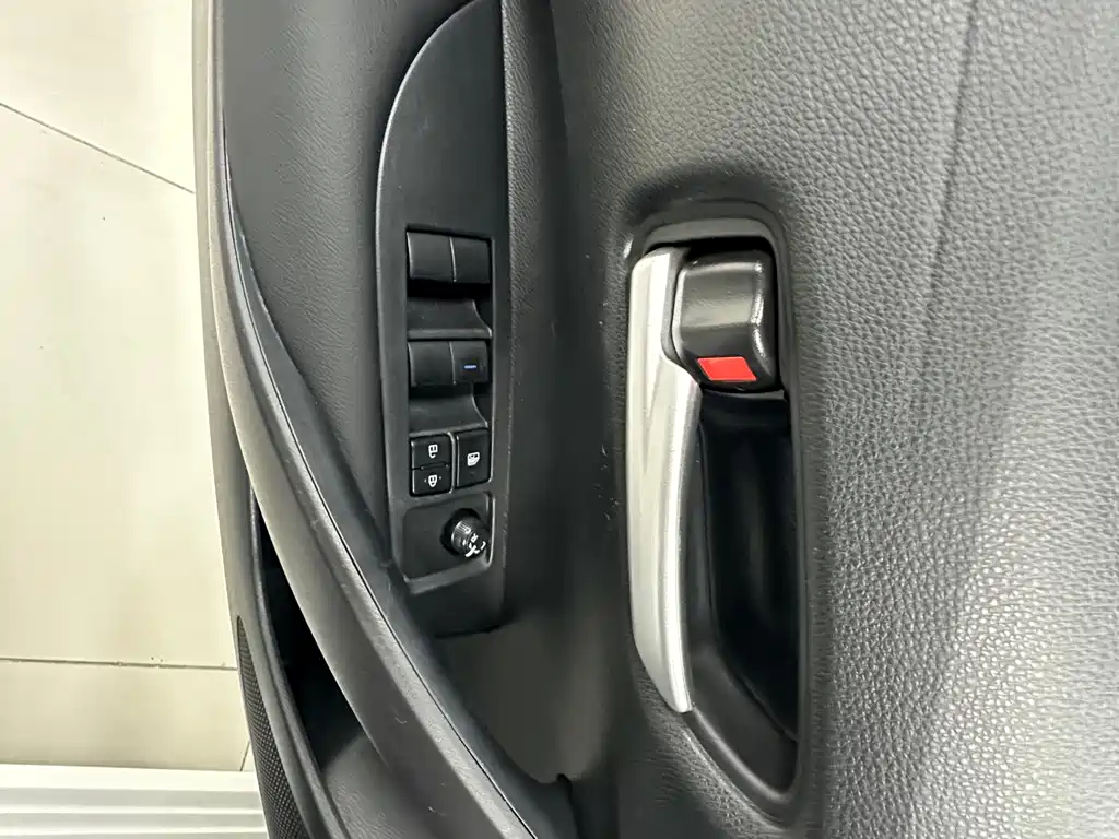 Toyota Corolla 2022 — фото 16