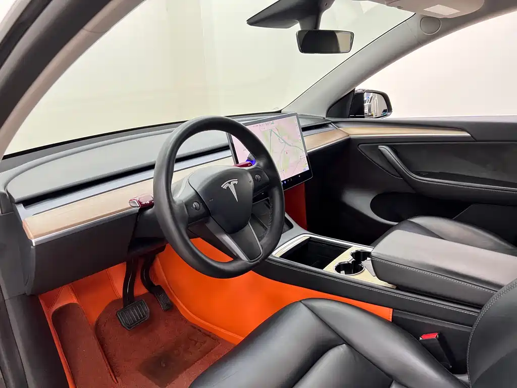 Tesla Model Y 2021 — фото 15