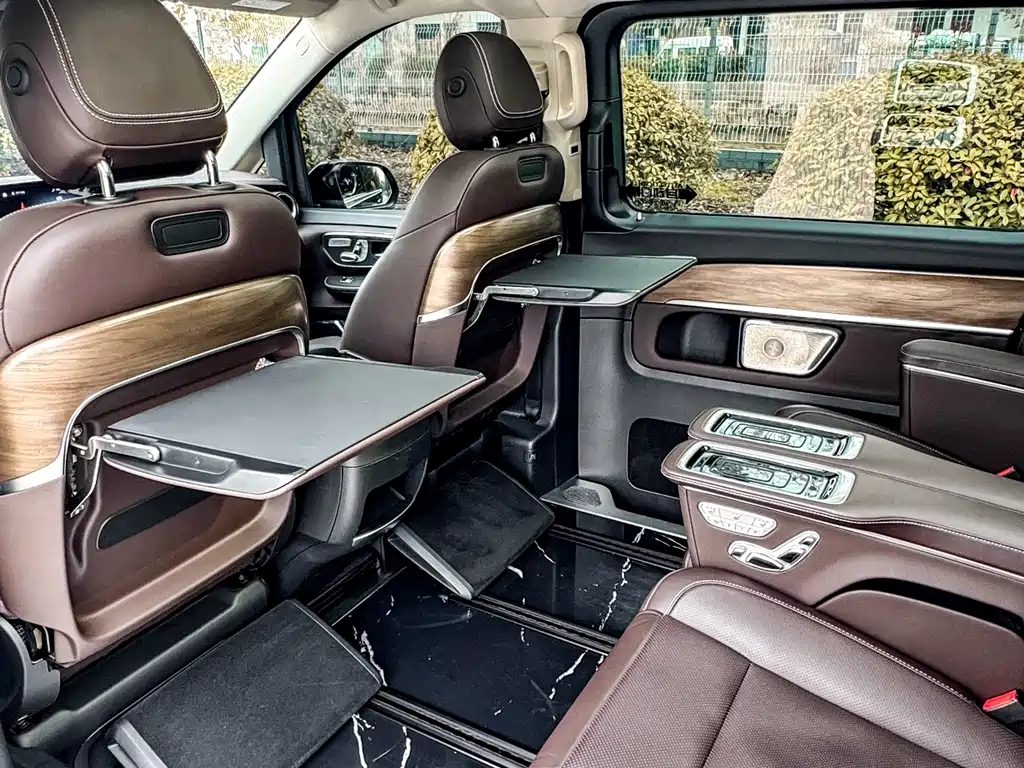 Mercedes-Benz V-Class 2022 — фото 10