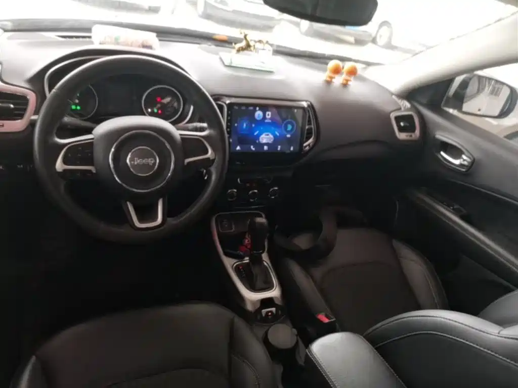 Jeep Compass 2018 — фото 3